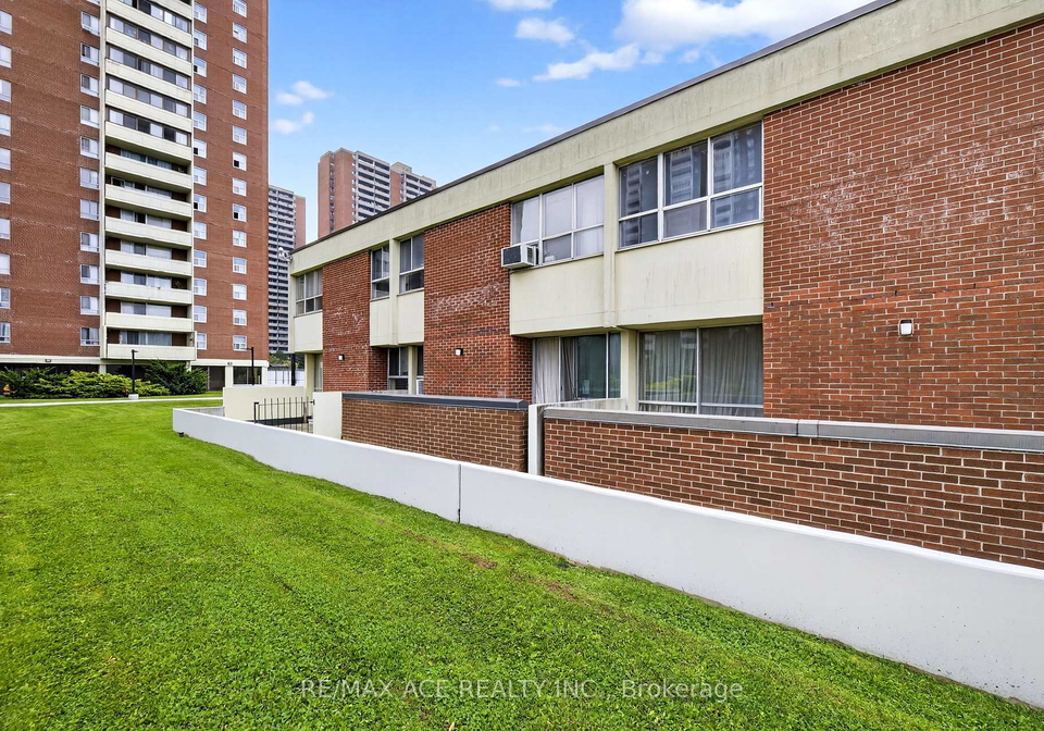 10-crescent-town-road-east-york-ontario-e12424763