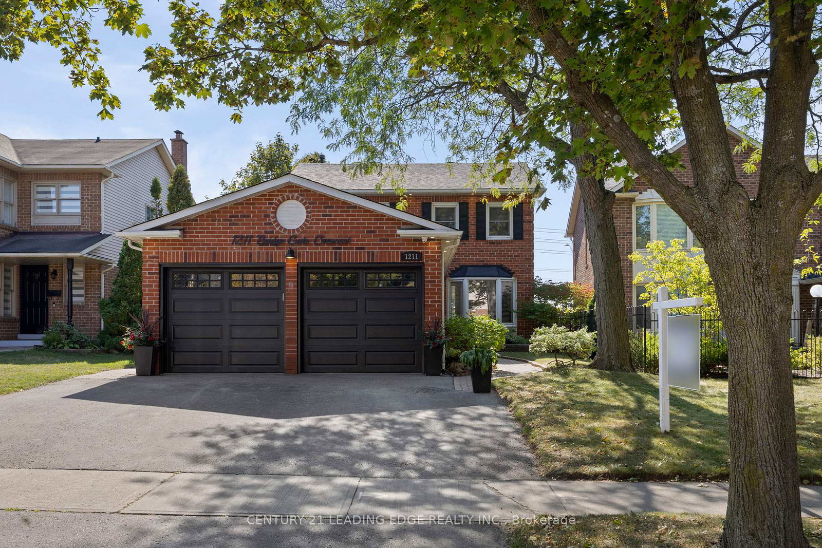 1211-bridge-gate-crescent-pickering-ontario-e12424975