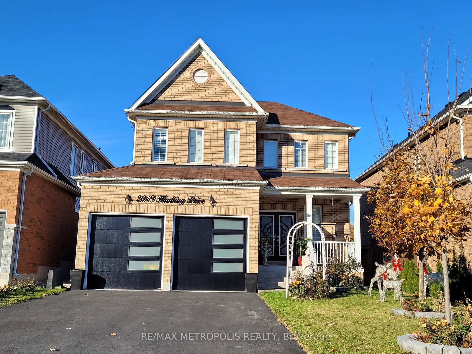 2019-hunking-drive-oshawa-ontario-e12425021