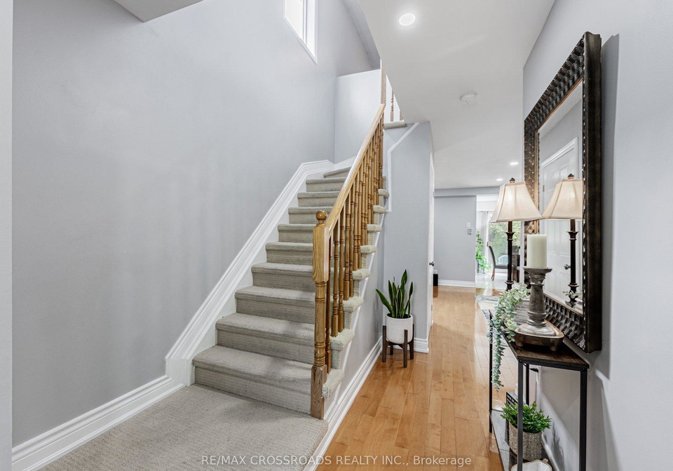 432-sparrow-circle-pickering-ontario-e12425301