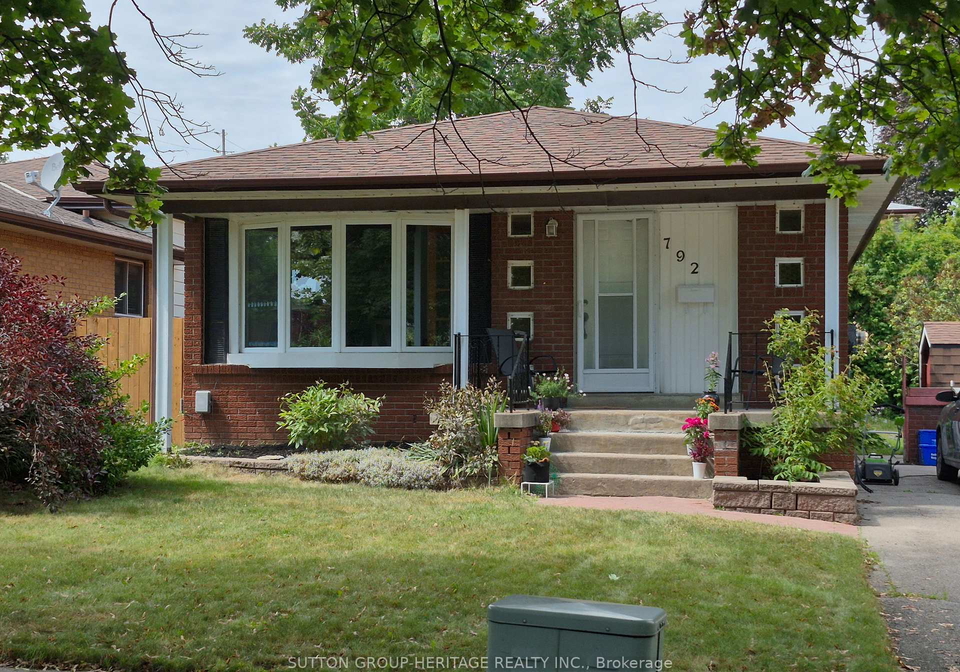792-tatra-drive-oshawa-ontario-e12425562
