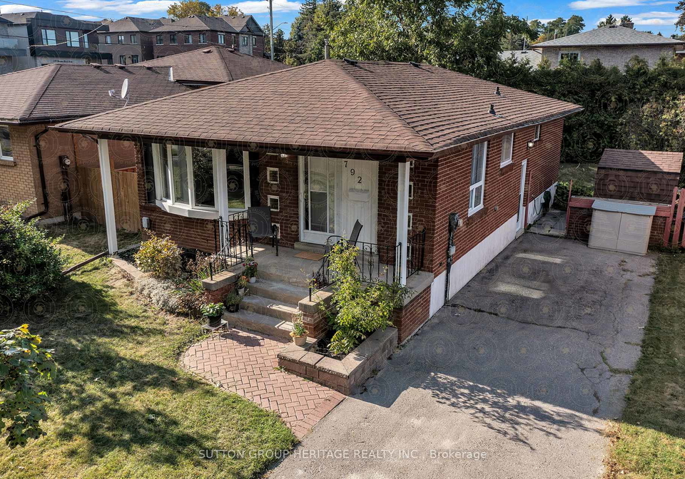 792-tatra-drive-oshawa-ontario-e12425562