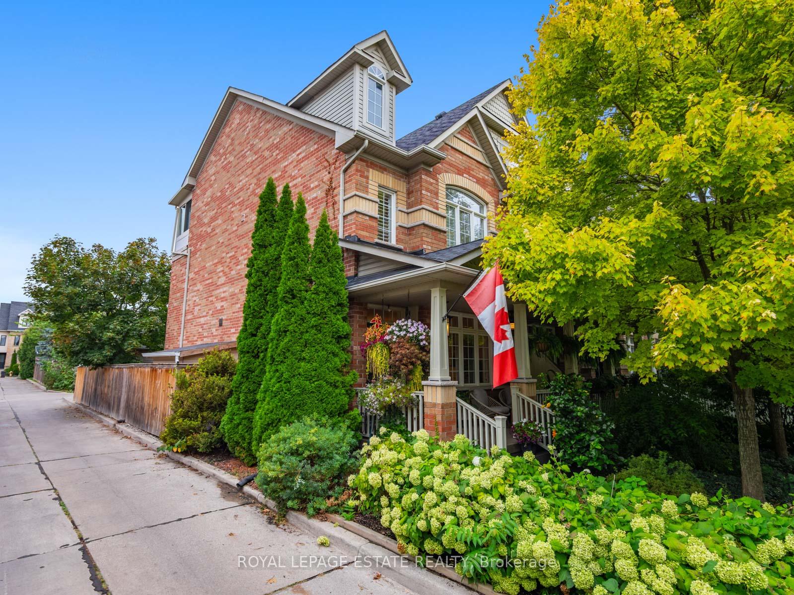18-crossovers-street-toronto-ontario-e12426165