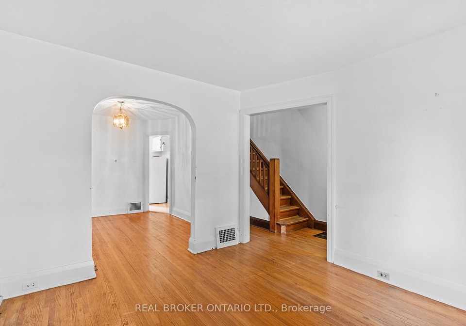 47-mortimer-avenue-east-york-ontario-e12426773