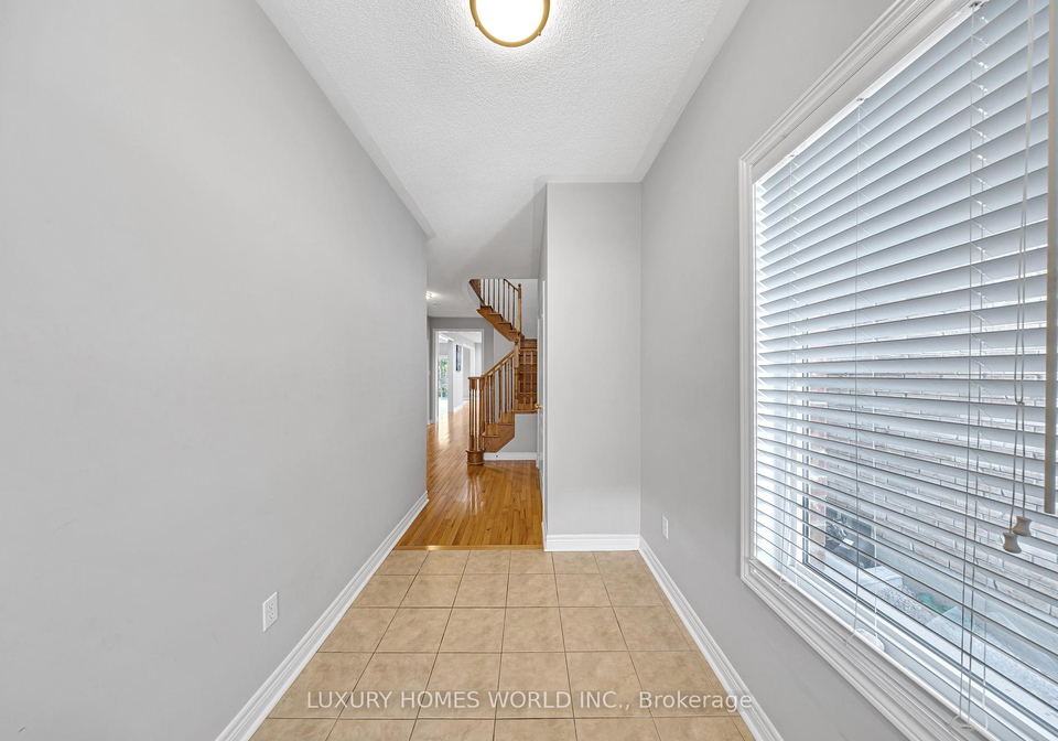 1583-dusty-drive-pickering-ontario-e12427775