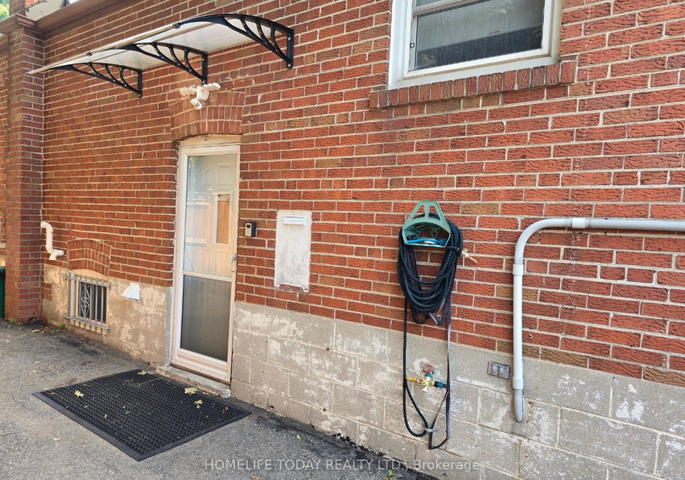 1001-pharmacy-avenue-scarborough-ontario-e12429533
