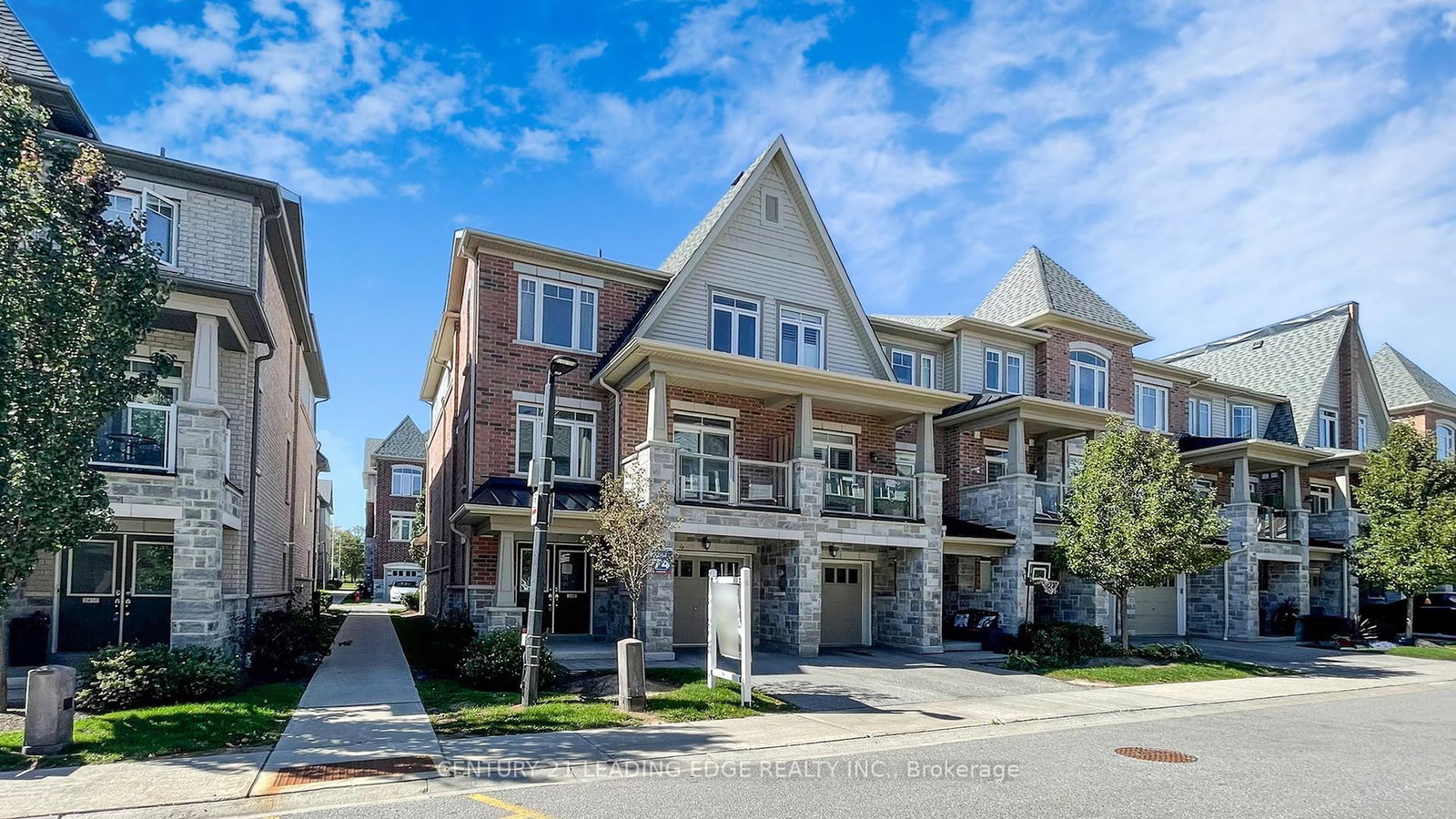 2420-nantucket-chase-pickering-ontario-e12429831