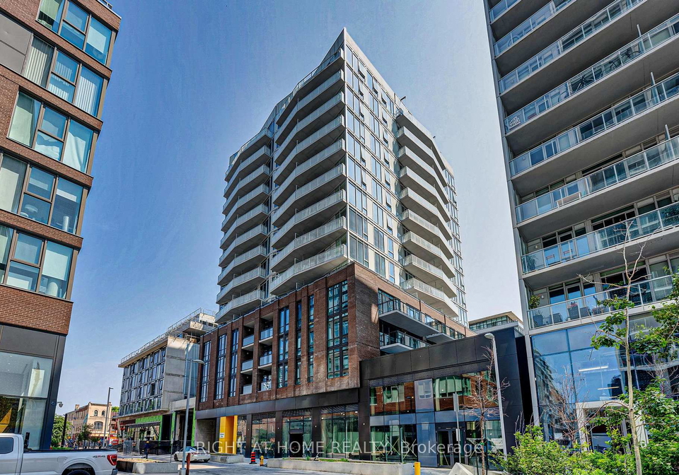 45-baseball-place-toronto-ontario-e12430308