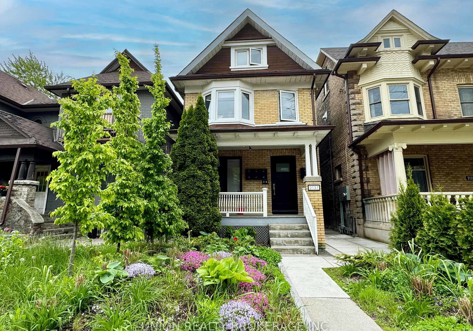 2137-gerrard-street-e-toronto-ontario-e12432537