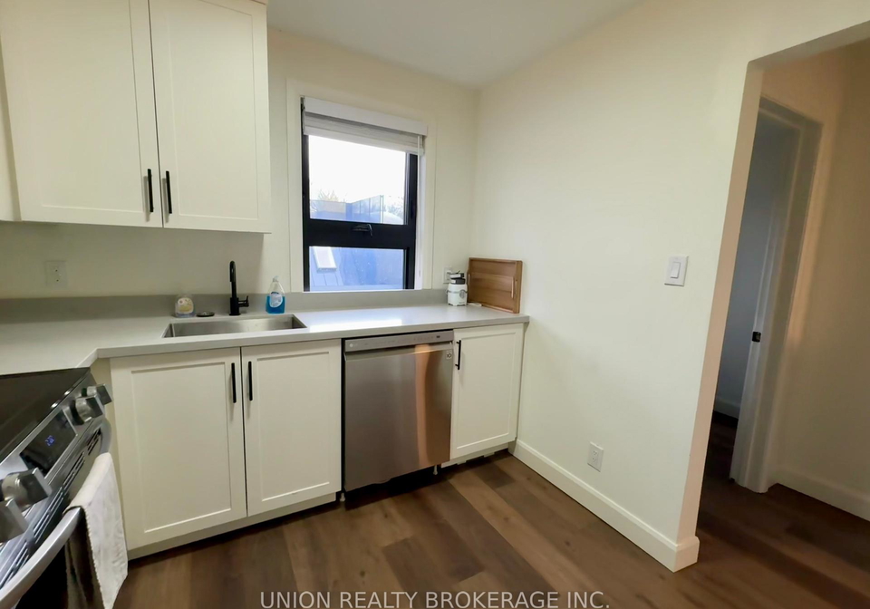 2137-gerrard-street-e-toronto-ontario-e12432537