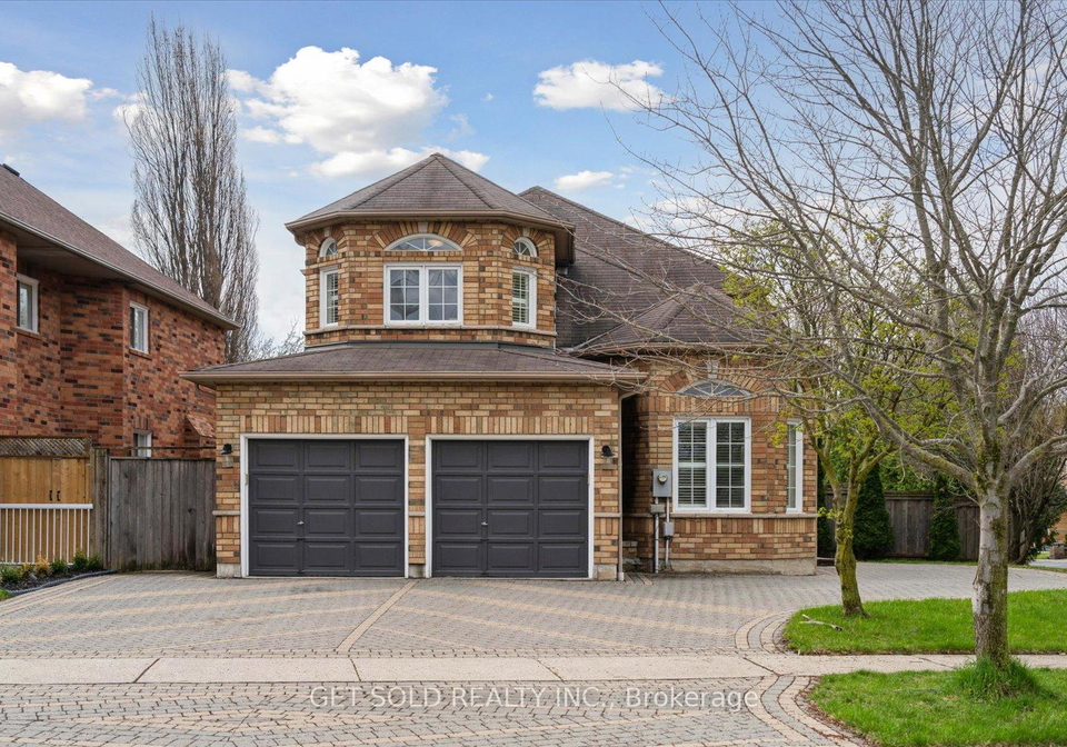 1-mckie-court-ajax-ontario-e12432570
