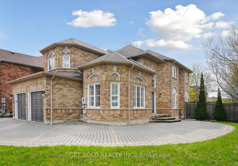 1-mckie-court-ajax-ontario-e12432570