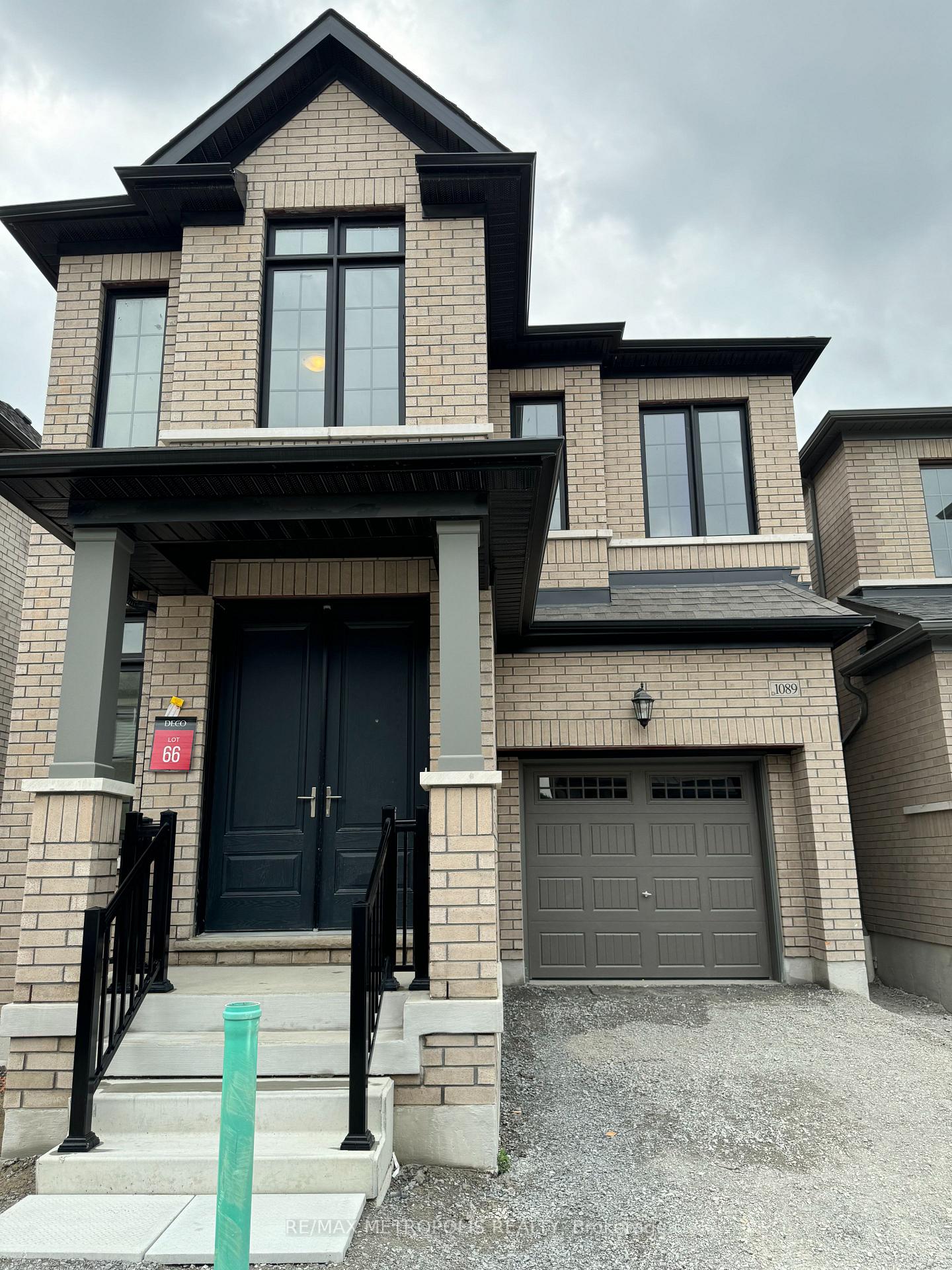 1089-pisces-trail-pickering-ontario-e12432711