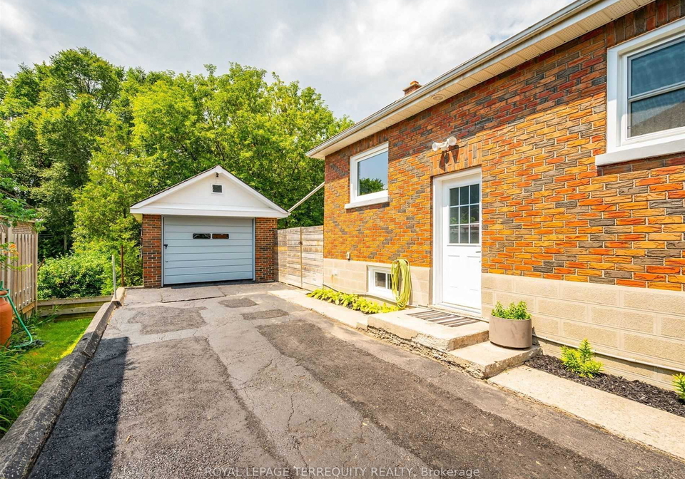 822-douglas-street-oshawa-ontario-e12432851