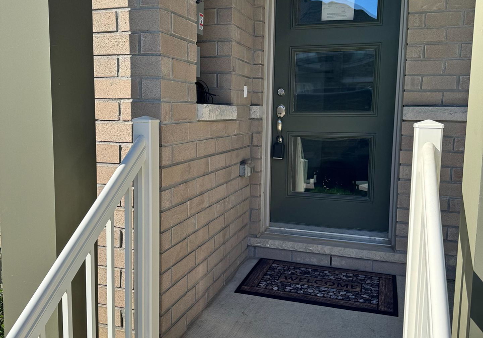 915-crowsnet-hollow-s-pickering-ontario-e12433271