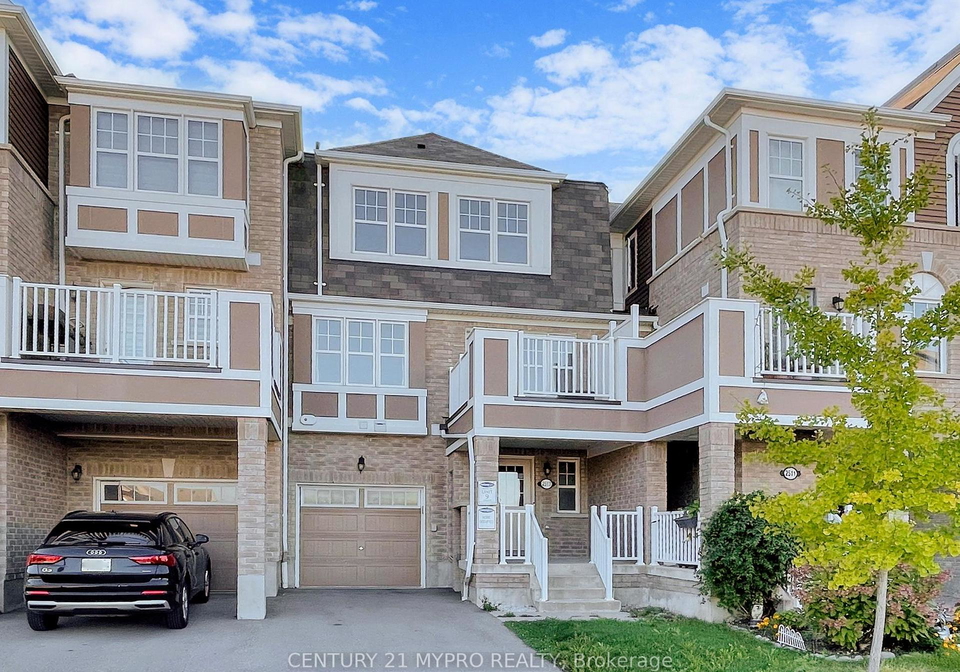 2513-fall-harvest-crescent-pickering-ontario-e12434877