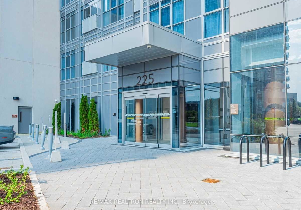 225-village-green-square-scarborough-ontario-e12435228