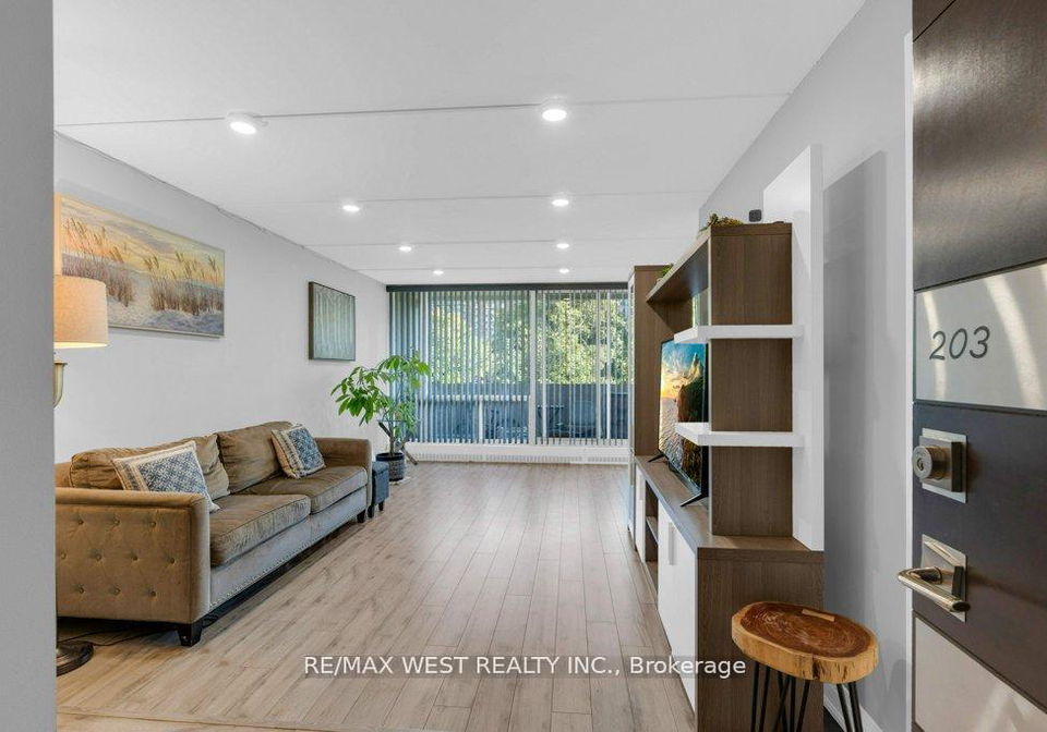 2-glamorgan-avenue-scarborough-ontario-e12435688