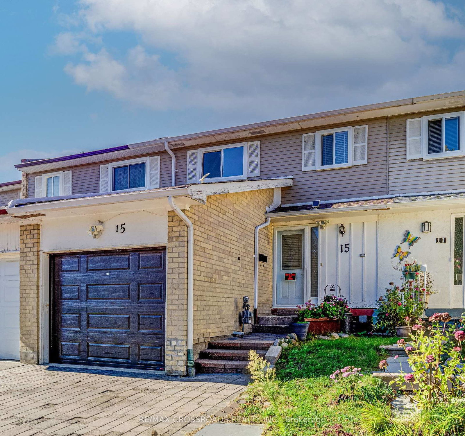15-lowry-square-scarborough-ontario-e12435817