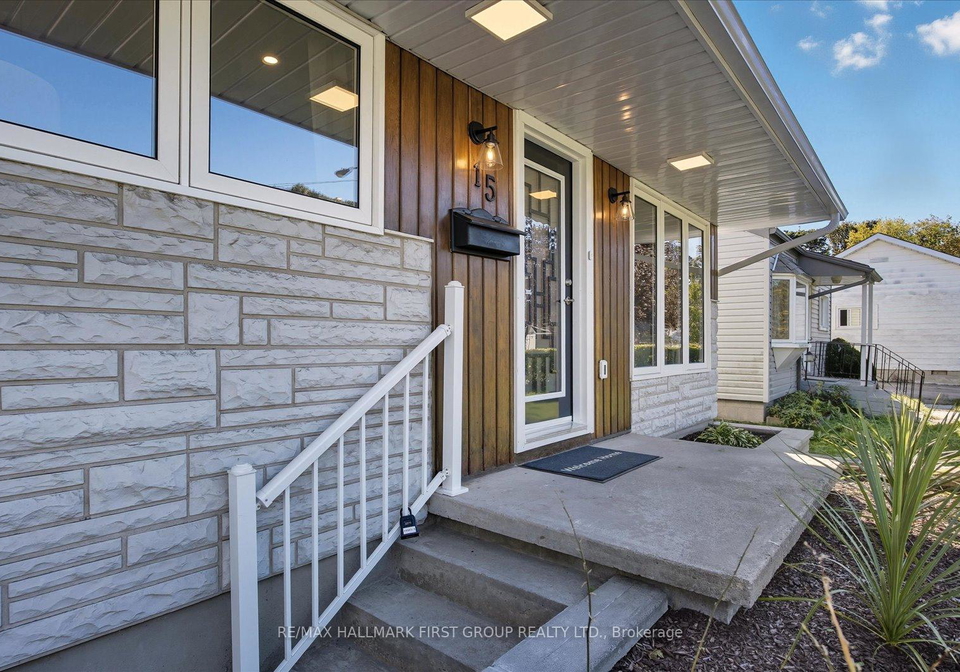 15-pine-street-ajax-ontario-e12436696