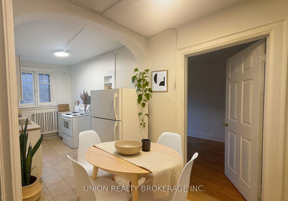2393-queen-street-e-toronto-ontario-e12436797