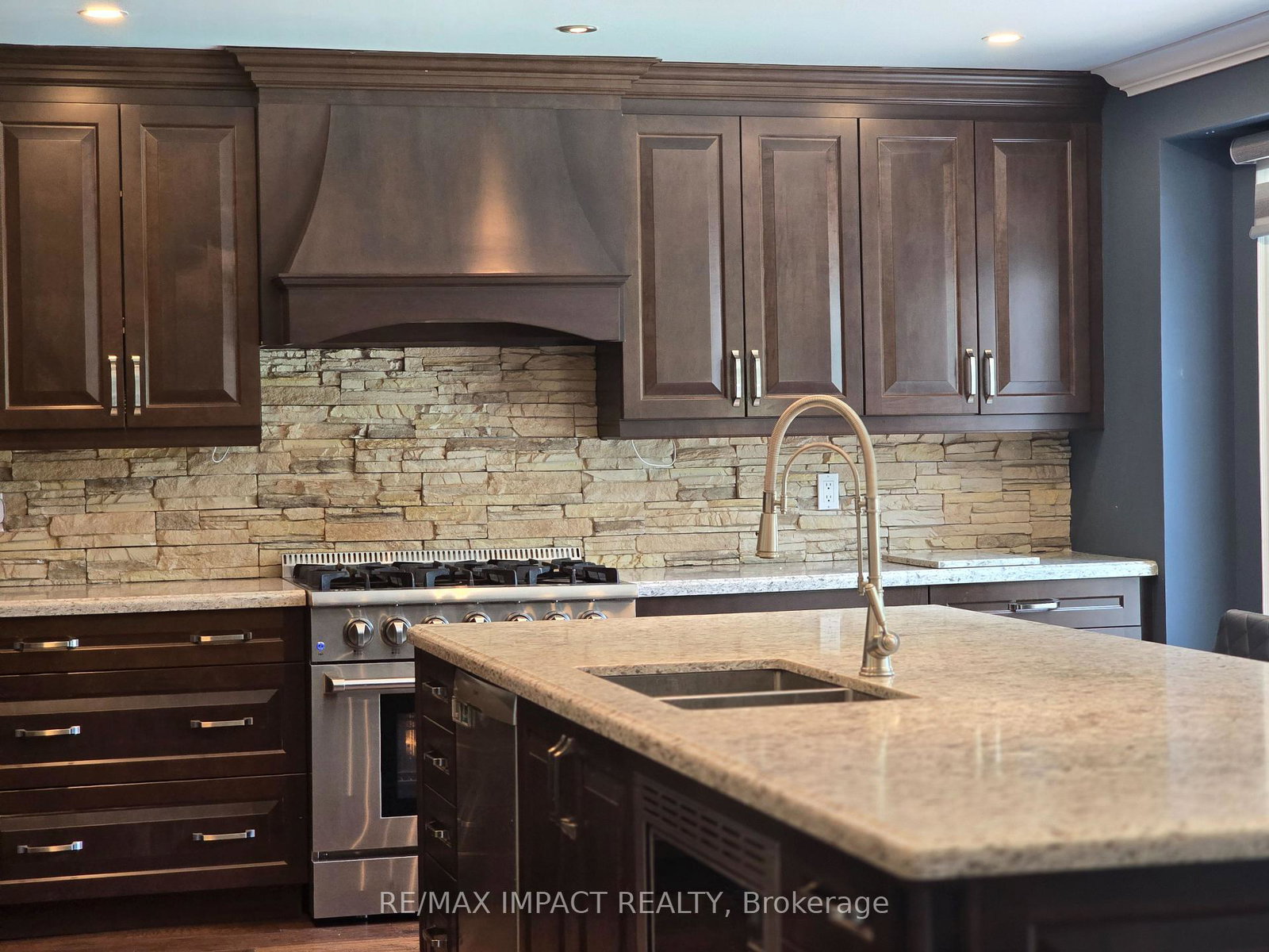 28-fairmeadow-place-e-whitby-ontario-e12437381