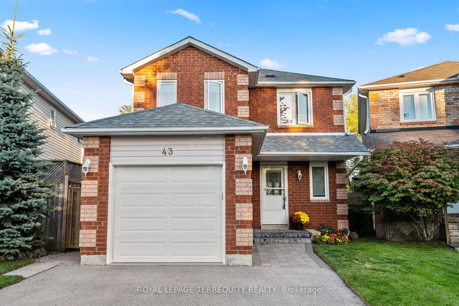 43-champine-square-clarington-ontario-e12437926