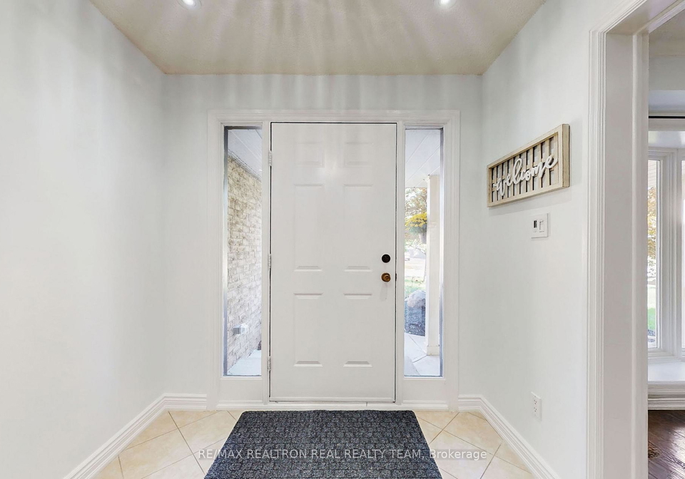 345-regal-briar-street-whitby-ontario-e12438070