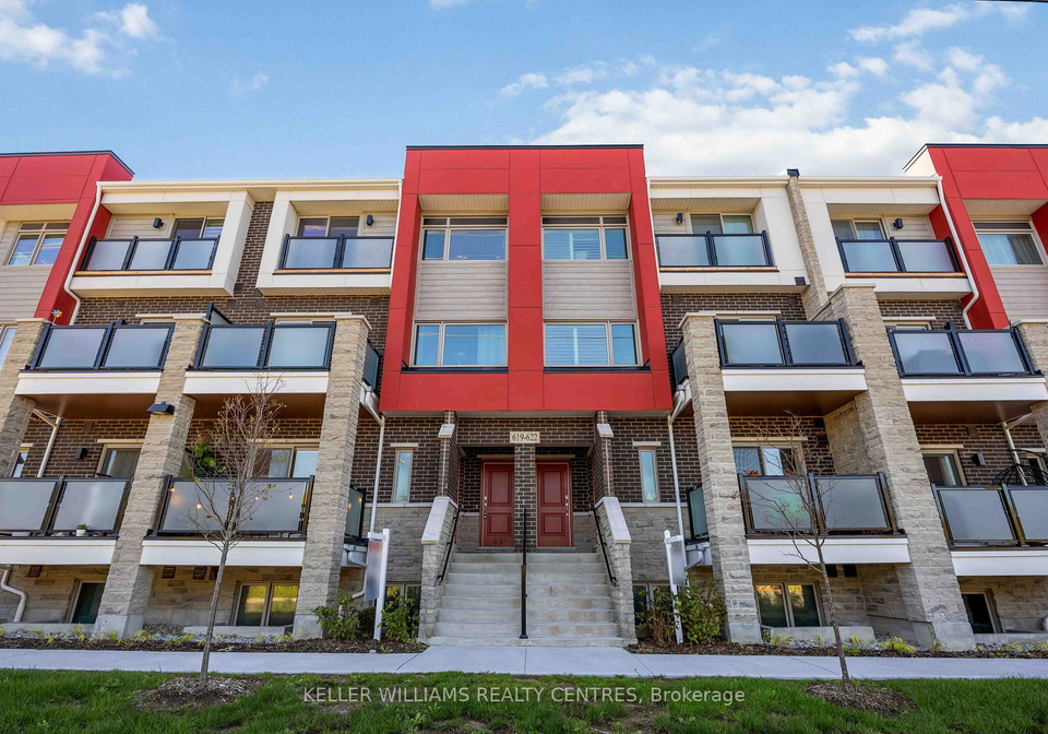 1034-reflection-place-pickering-ontario-e12438340