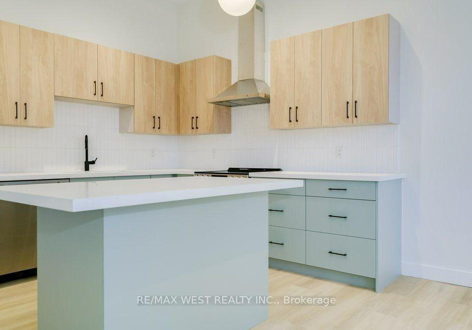 2083-danforth-avenue-toronto-ontario-e12438485