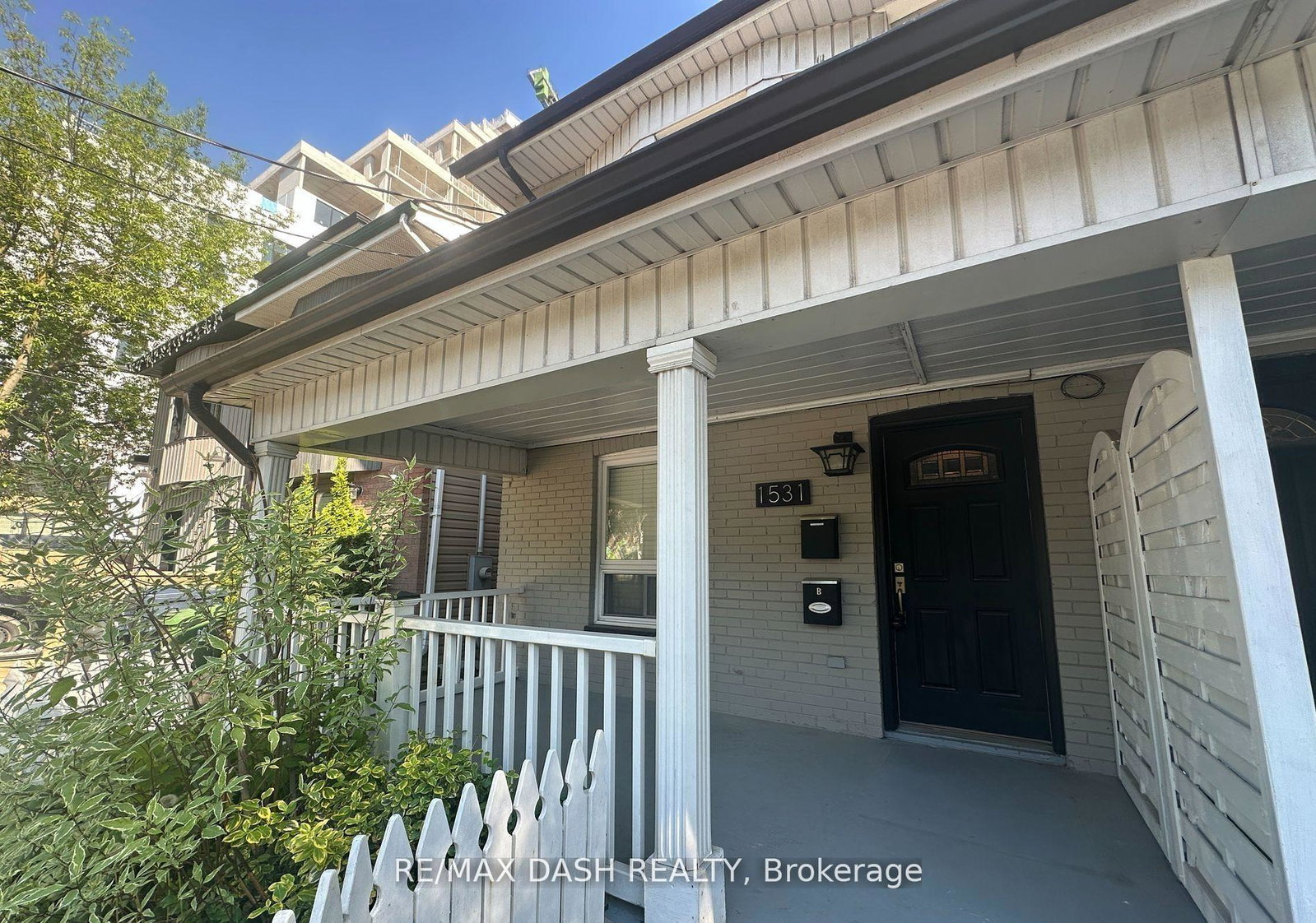 1531-queen-street-e-toronto-ontario-e12438619