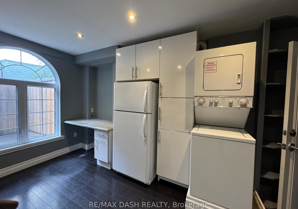 1531-queen-street-e-toronto-ontario-e12438619