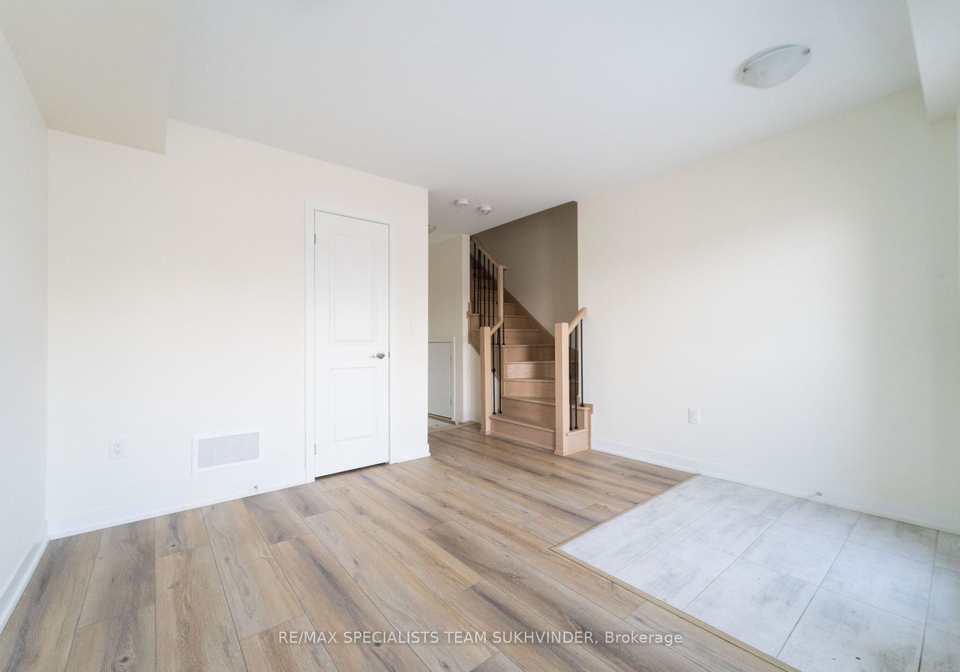 1695-dersan-street-pickering-ontario-e12438665