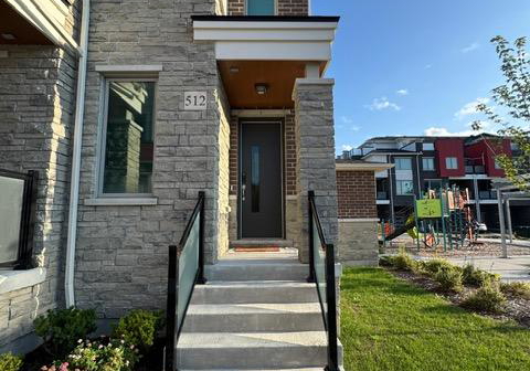 1034-reflection-place-pickering-ontario-e12438724
