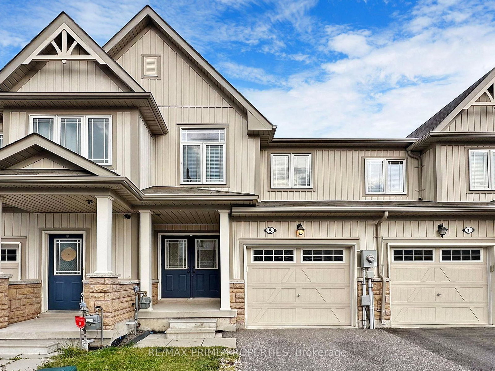 5-dykstra-lane-clarington-ontario-e12439134
