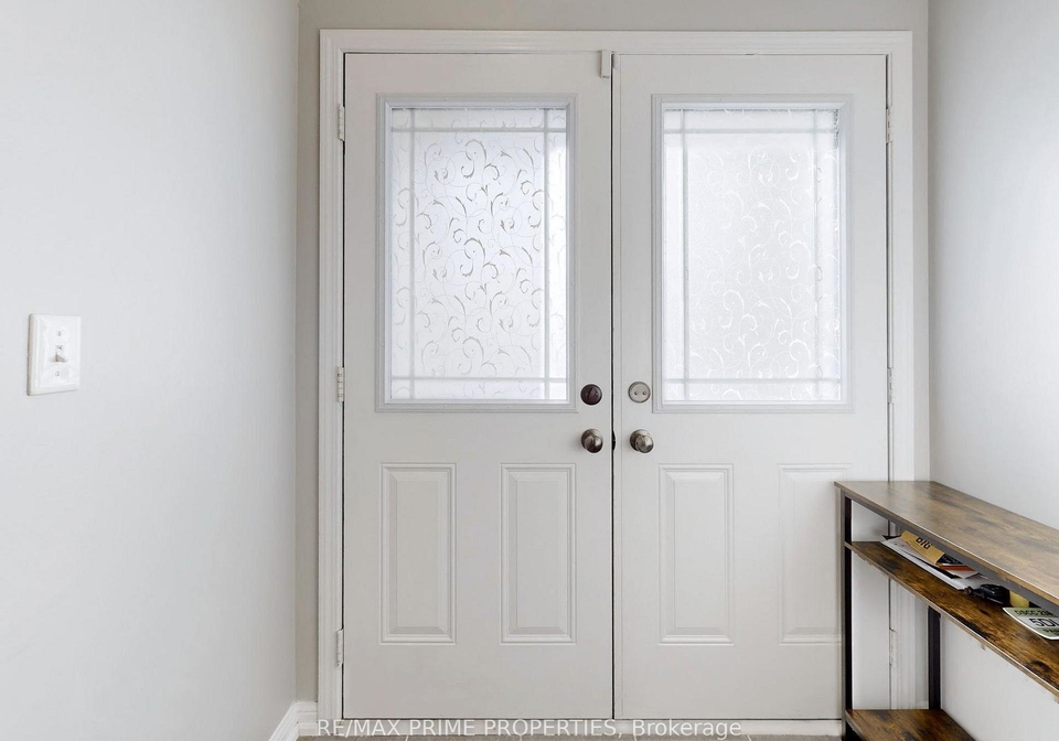 5-dykstra-lane-clarington-ontario-e12439134