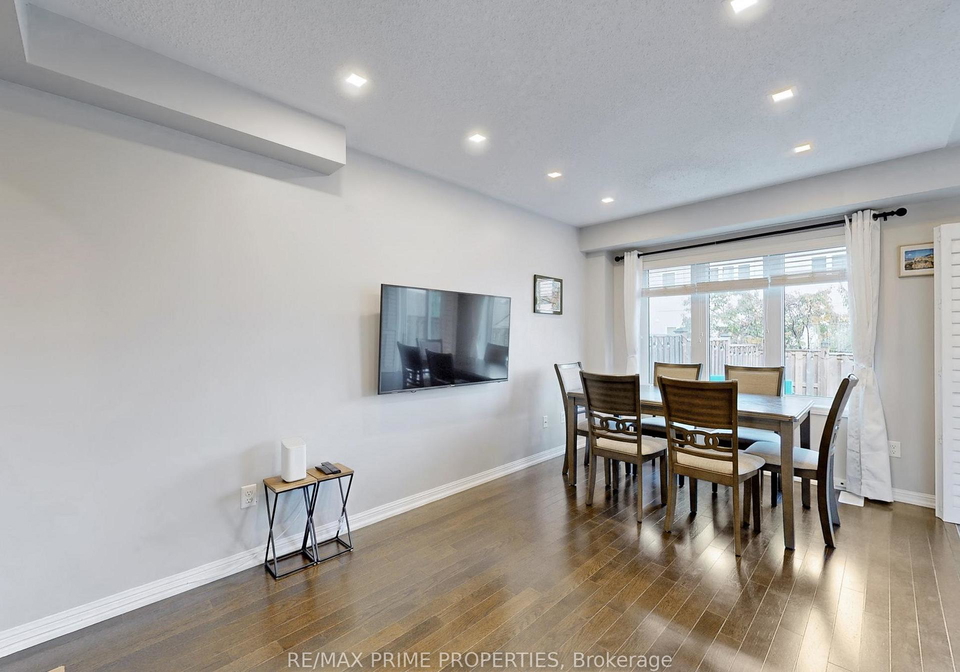 5-dykstra-lane-clarington-ontario-e12439134