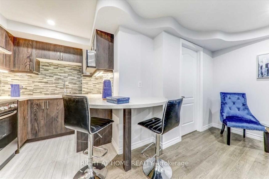 8-eaton-park-lane-scarborough-ontario-e12439481