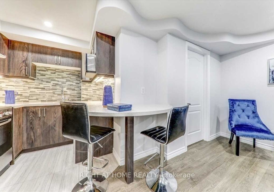 8-eaton-park-lane-scarborough-ontario-e12439481