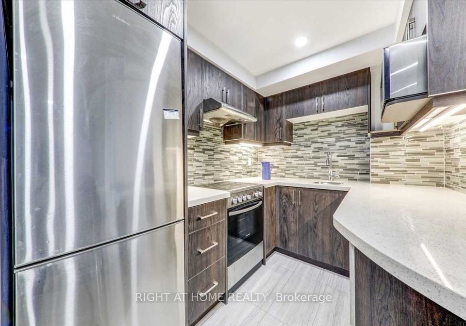 8-eaton-park-lane-scarborough-ontario-e12439481