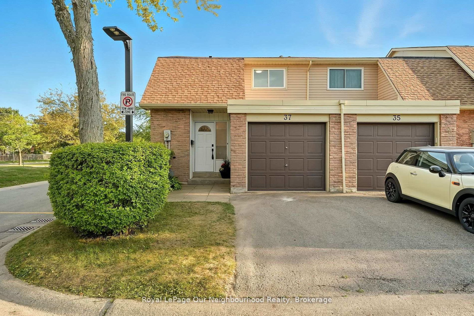 37-robbie-crescent-ajax-ontario-e12439982