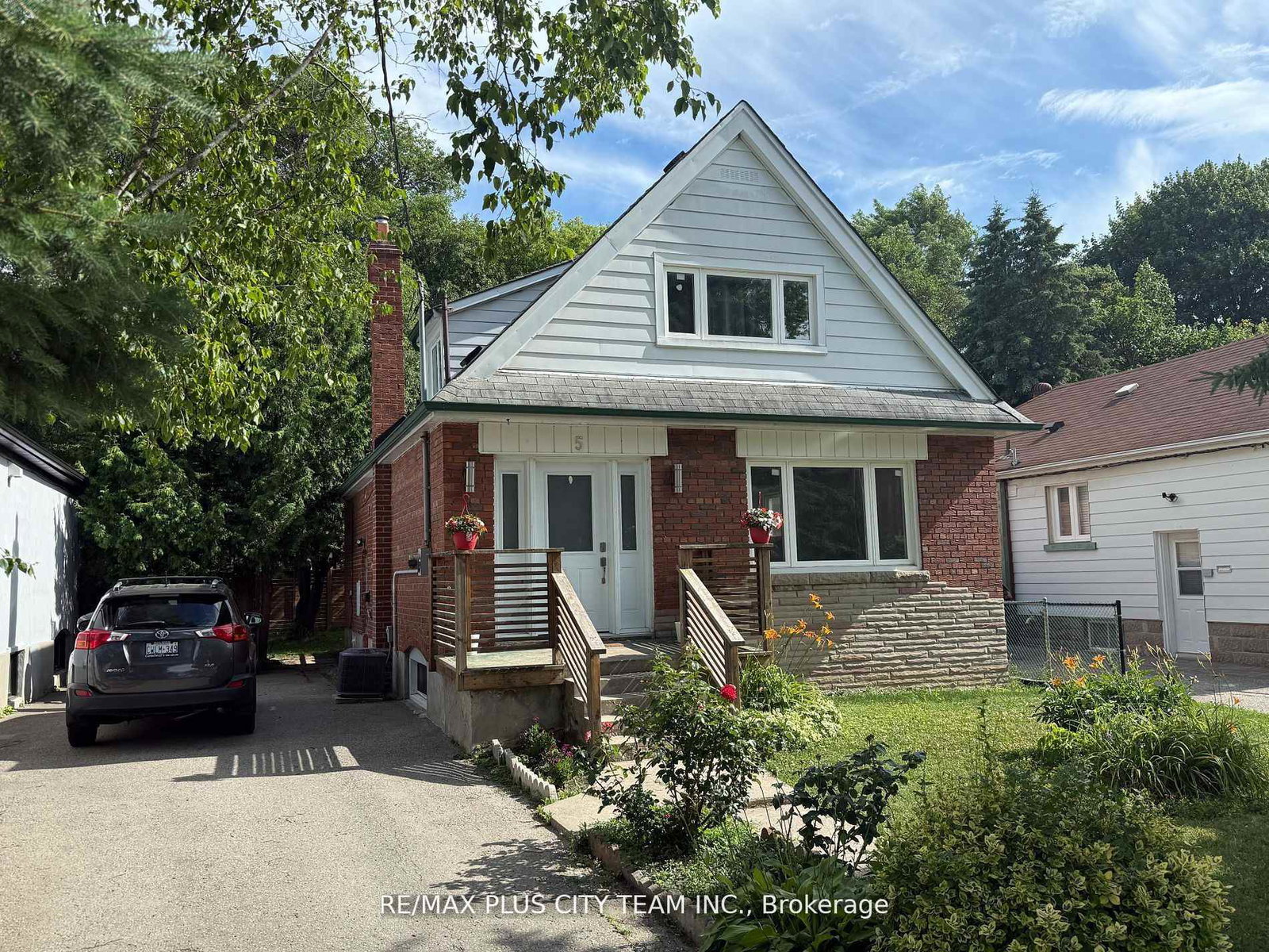 5-ripon-road-east-york-ontario-e12440157