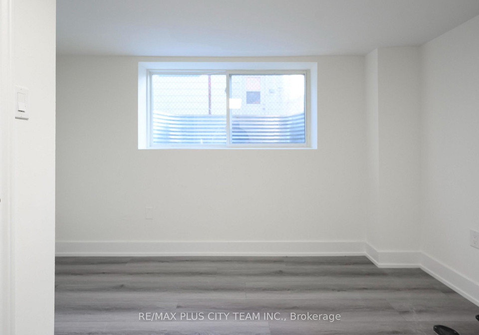 5-ripon-road-east-york-ontario-e12440157