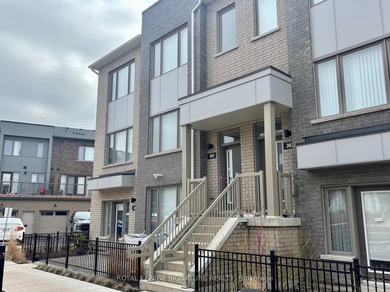 1525-kingston-road-pickering-ontario-e12440722