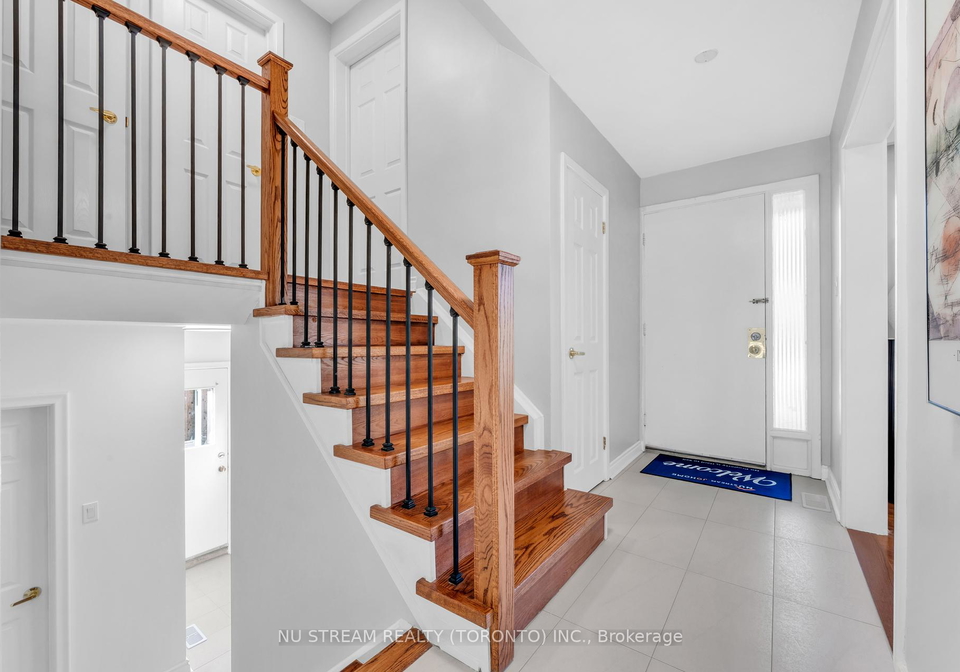 35-shrewsbury-square-scarborough-ontario-e12441713