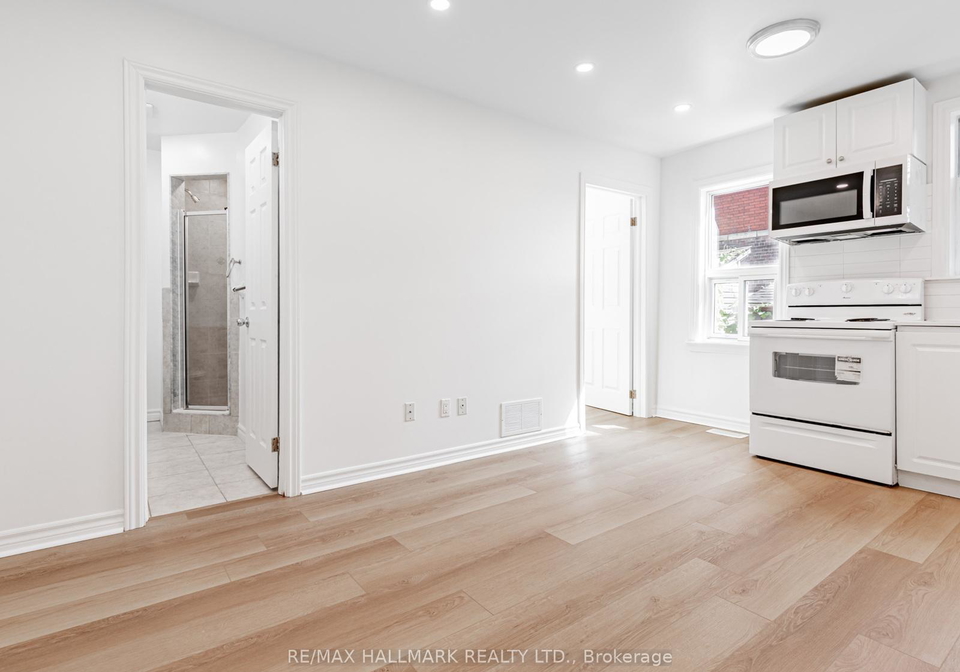 8-redwood-avenue-toronto-ontario-e12443977