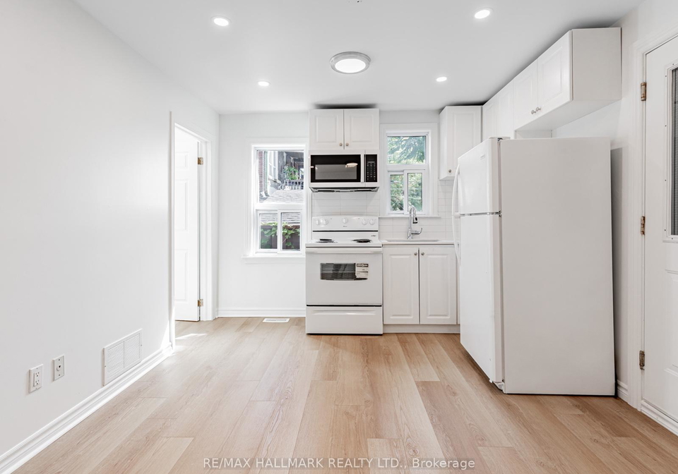 8-redwood-avenue-toronto-ontario-e12443977