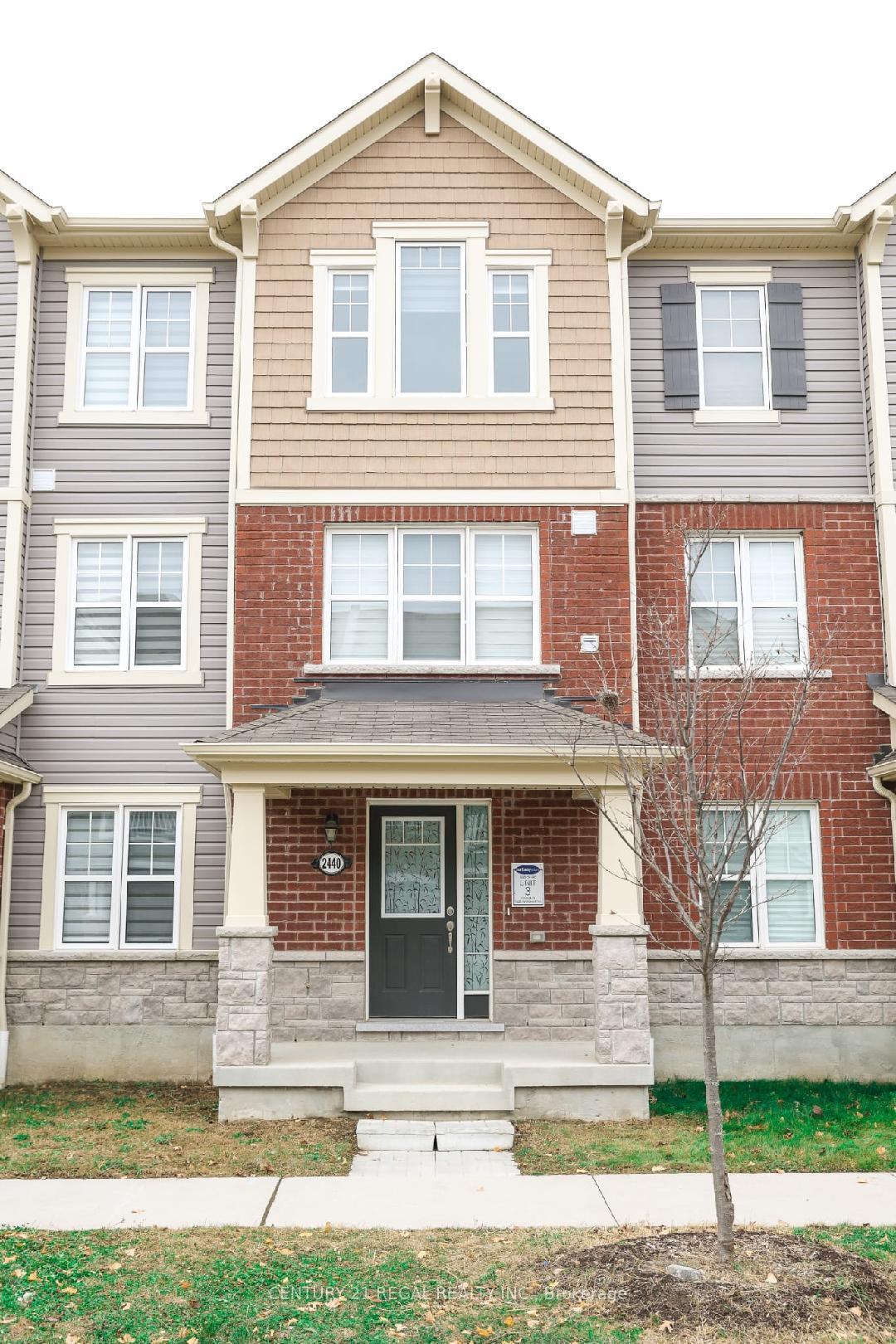 2440-fall-harvest-crescent-pickering-ontario-e12446043