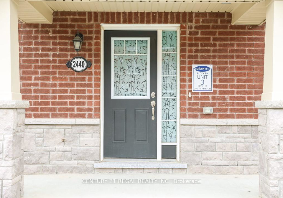 2440-fall-harvest-crescent-pickering-ontario-e12446043