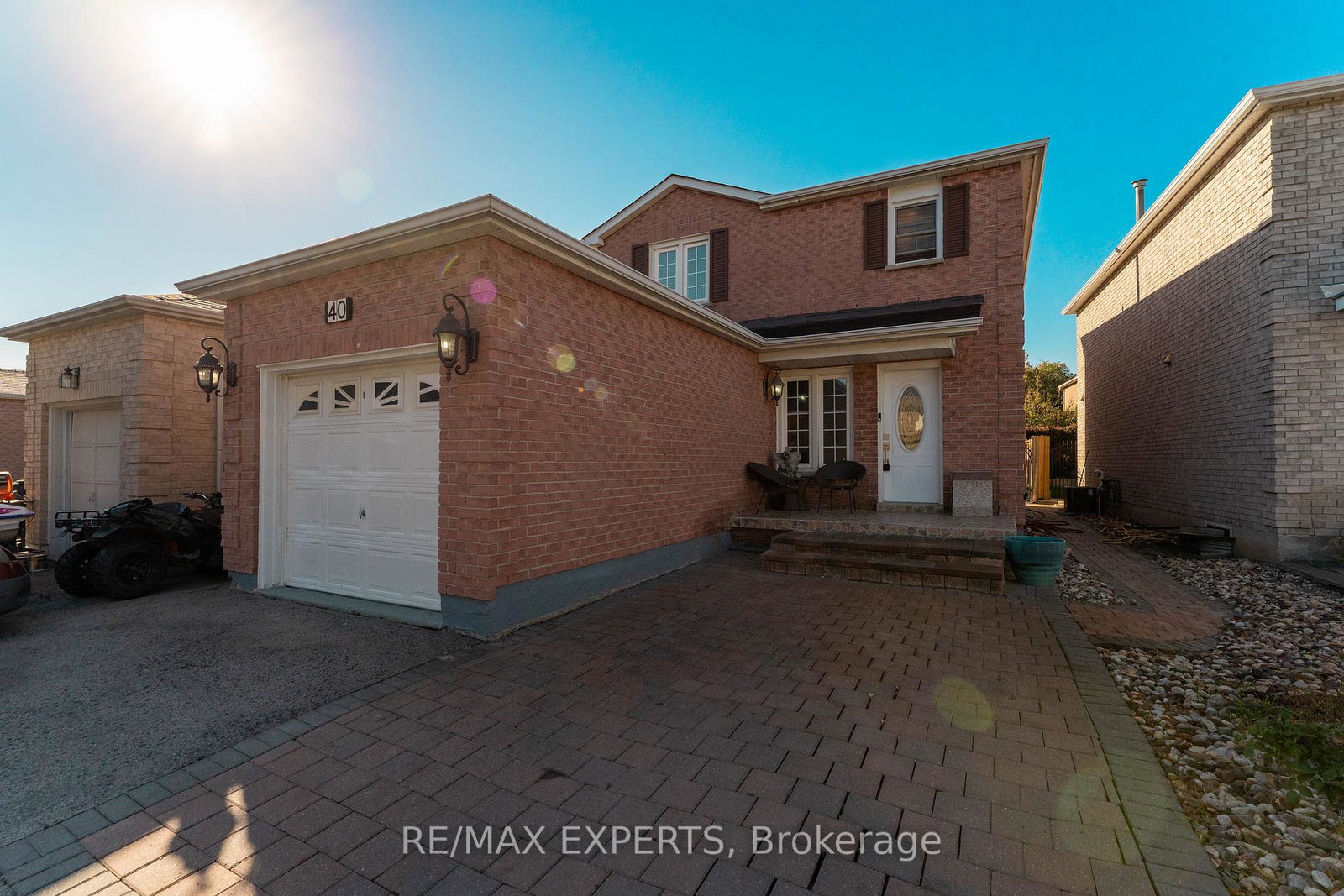 40-large-crescent-ajax-ontario-e12446312